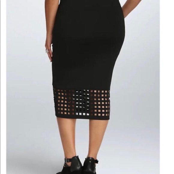 torrid Dresses & Skirts - Torrid Black Laser Cut Midi Pencil Skirt NWT